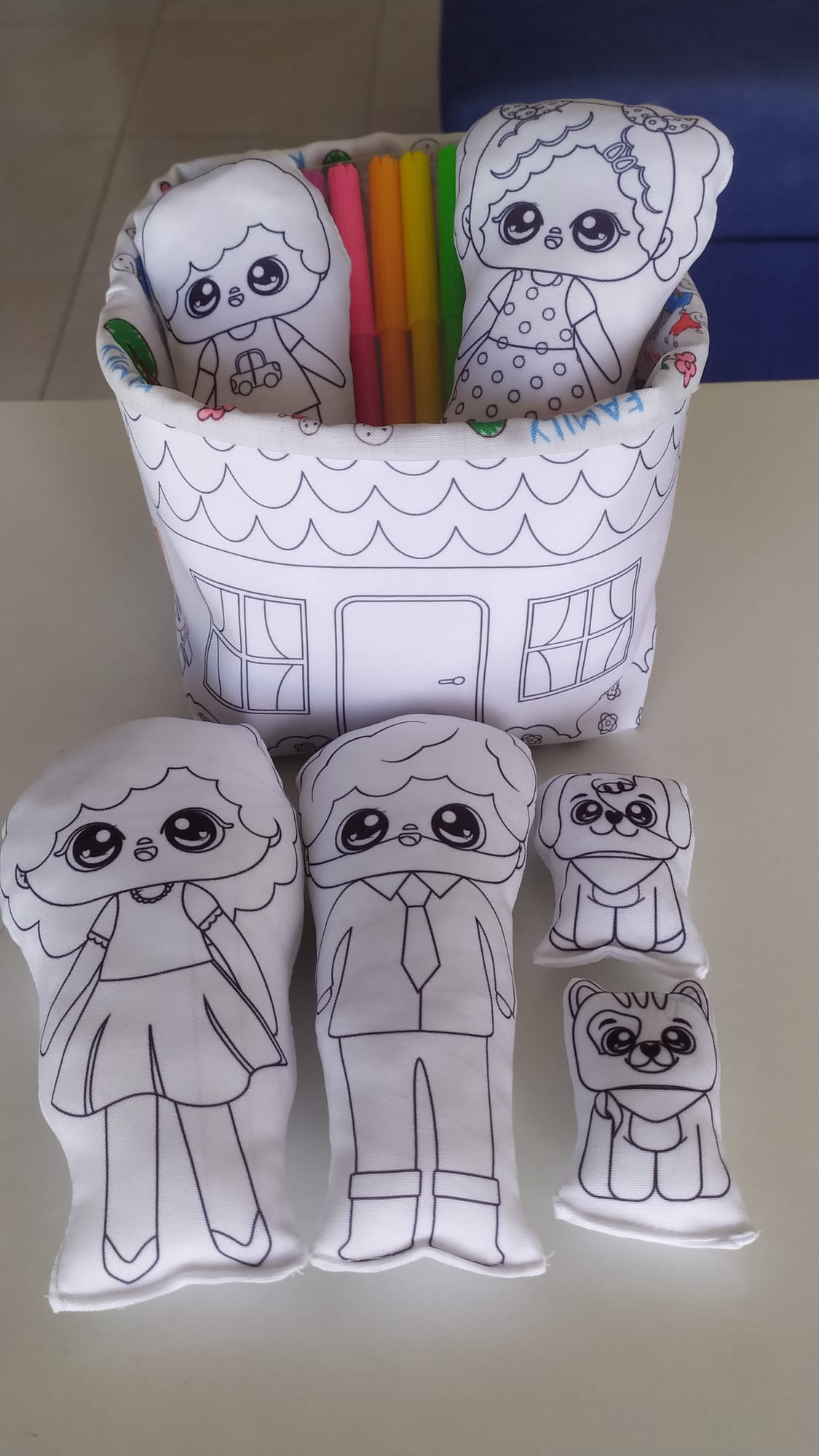 Kit de Pintura Reutilizável – Família | Brinquedo Educativo e Emocionante para Crianças