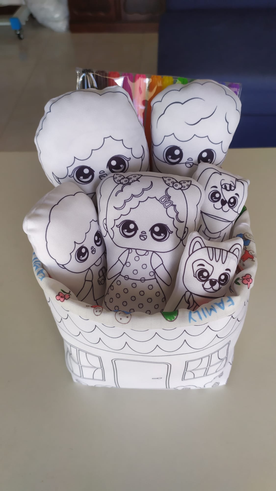 Kit de Pintura Reutilizável – Família | Brinquedo Educativo e Emocionante para Crianças