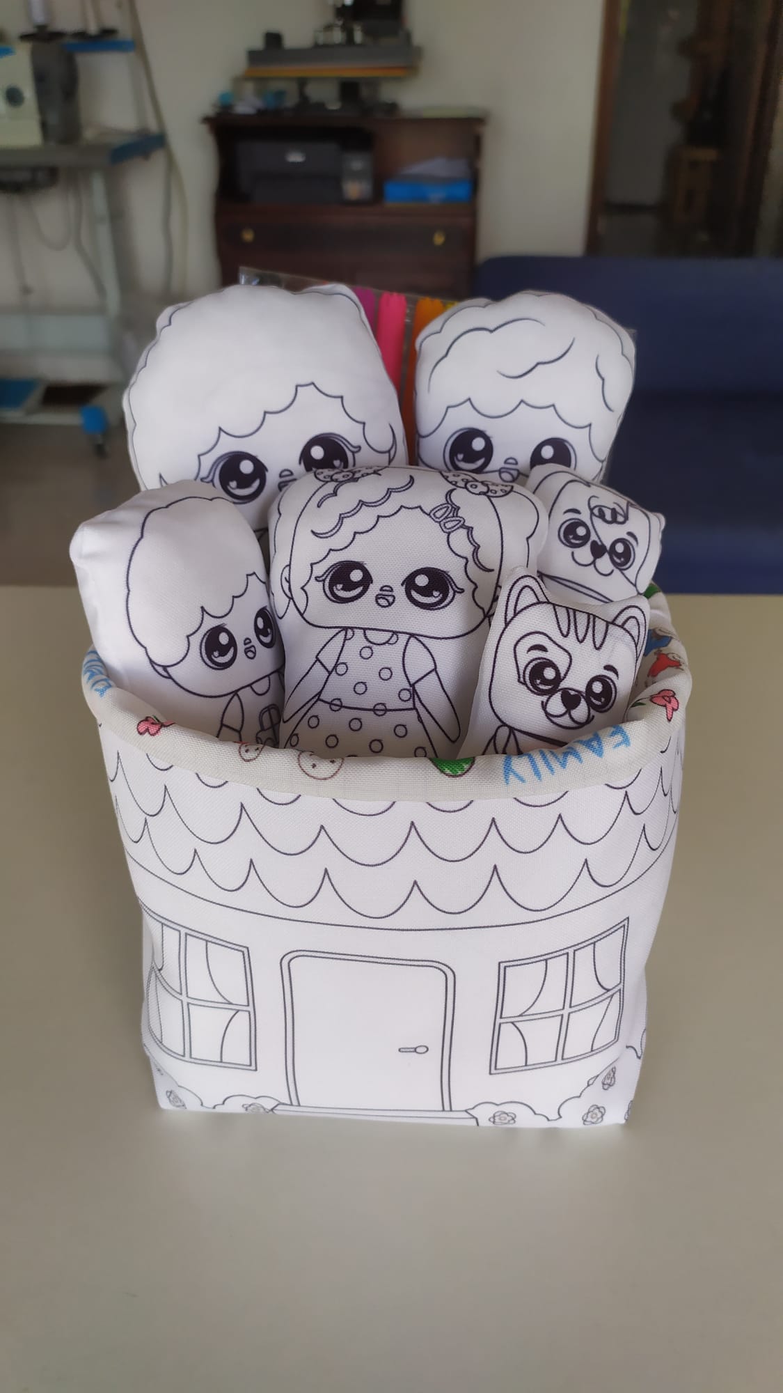 Kit de Pintura Reutilizável – Família | Brinquedo Educativo e Emocionante para Crianças